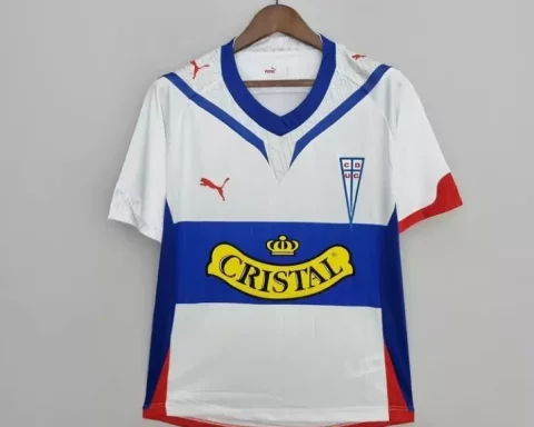 ローカル ヴィンテージ カトリック大学 2009 T シャツ